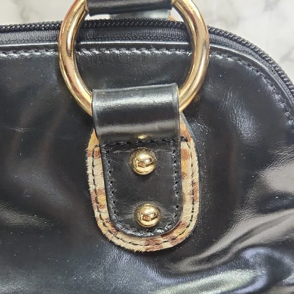 THE FIND Leopard Print Shoulder Bag with Gold Accents,with  Key Chain - Picture 2 of 16